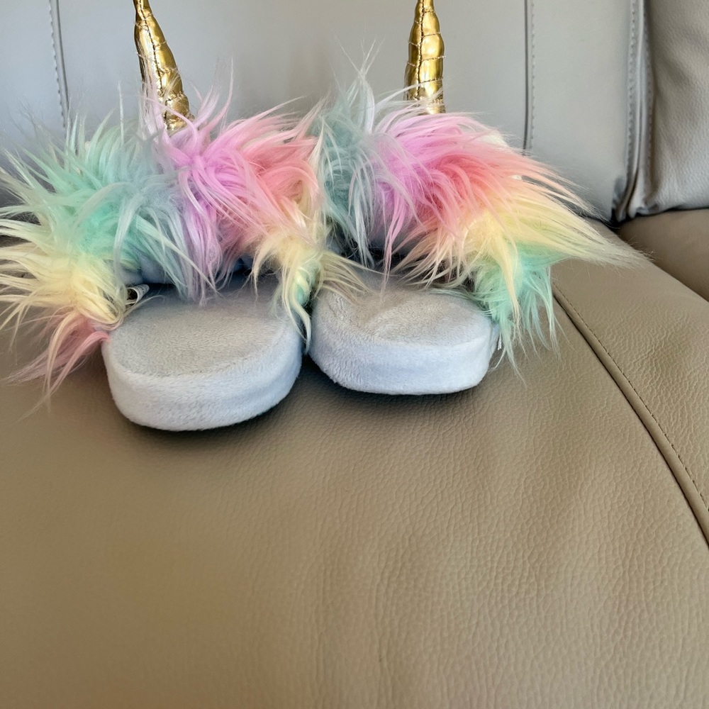 Shoes - Picture 4 of 6